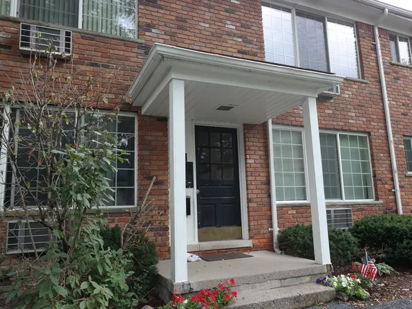 630 Ann St APT 8, Birmingham, MI 48009