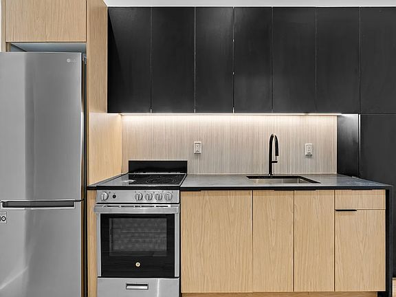 3rd image of 242 W 132nd St #1E