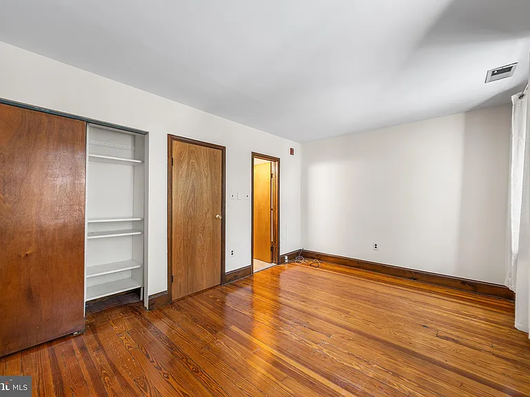 507 Catharine St #2 — Photo 13