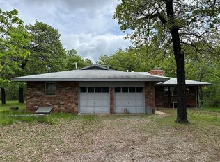 2 Lakewood Dr, McLoud, OK 74851