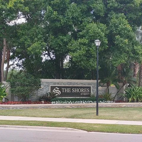 3 bed, 2.0 bath, 2342 sqft, $6,000 — Photo 3