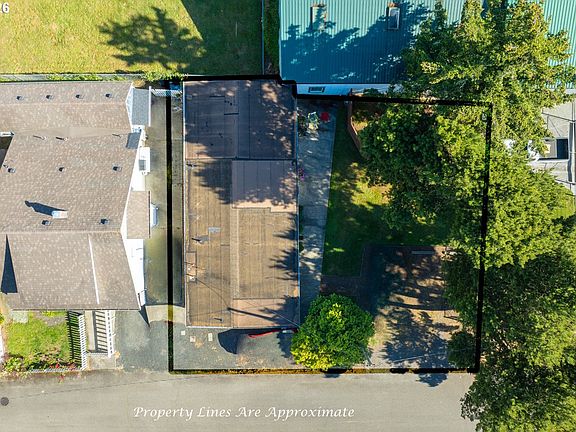 4th image of 160 Spring St