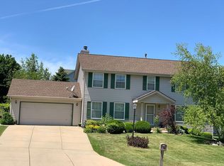 6906 W Brunn Dr, Franklin, WI 53132