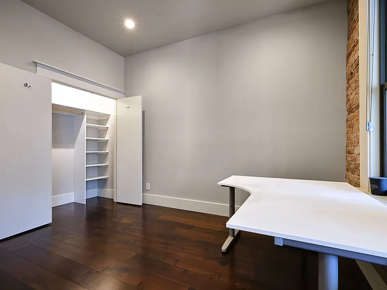 89 N Main St — Photo 11