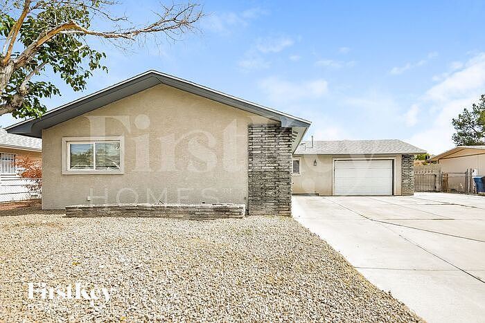 1st image of 921 Palmhurst Dr