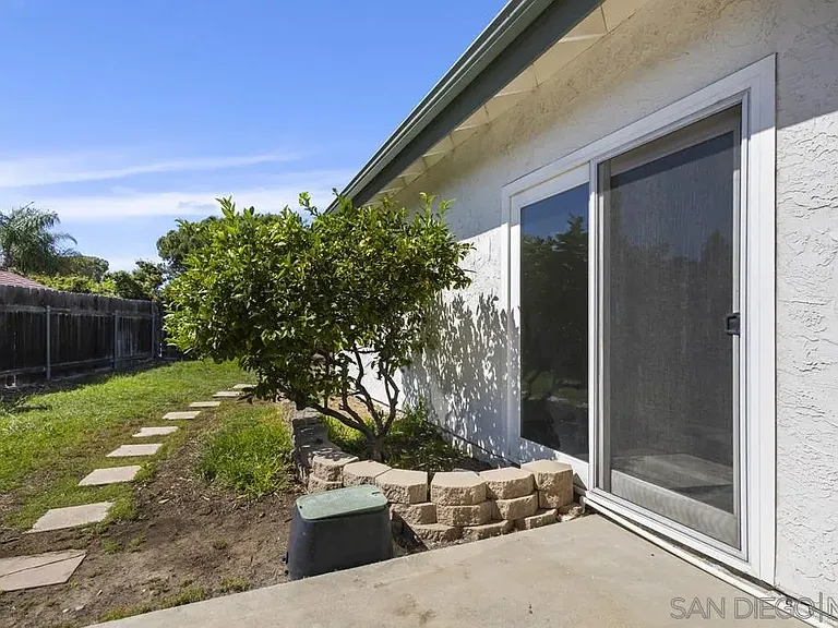 251 Sandstone St — Photo 14