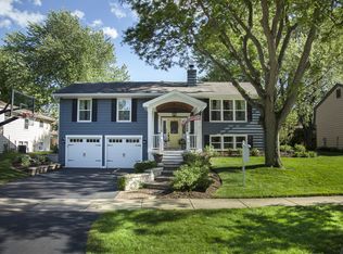 805 Westfield Dr, St Charles, IL