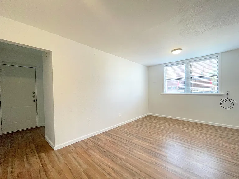 2309 Wesley St #B — Photo 8
