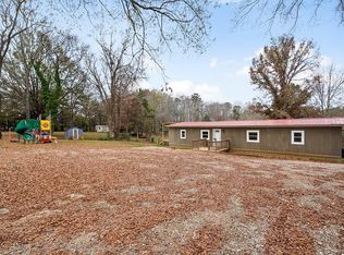 1523 Scotch Cross Rd E, Greenwood, SC 29646