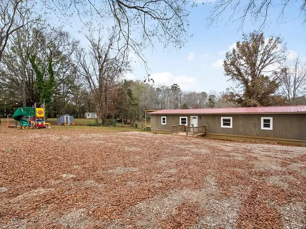 1523 Scotch Cross Rd E, Greenwood, SC 29646