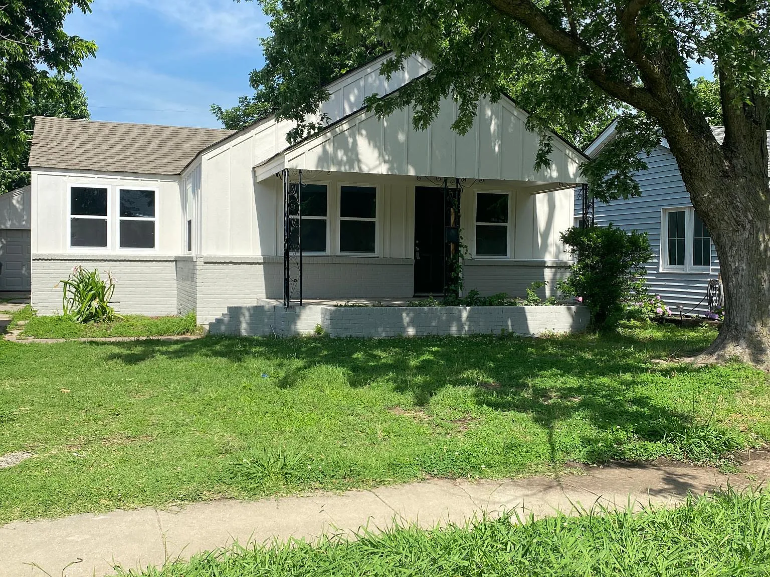 4801 N College Ave — Photo 3