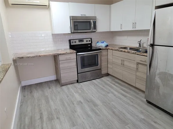 1736 SW 3rd St APT 3, Miami, FL 33135