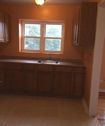 5th image of 6101 N Seeley Ave #3