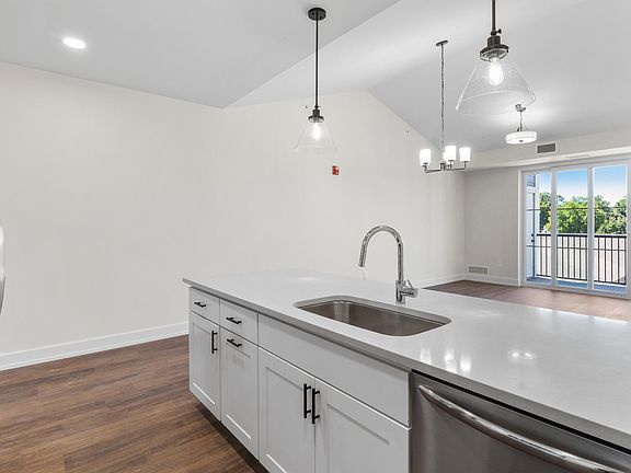 4th image of 100 Dunnwood Green Ln