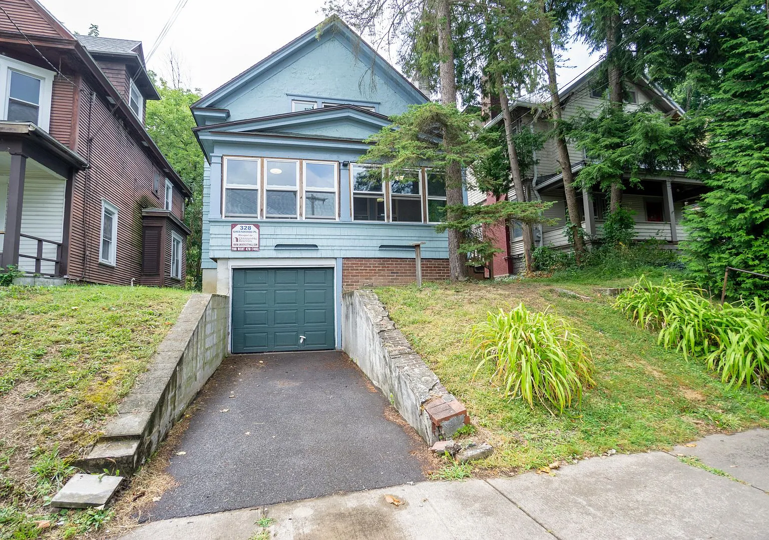 328 Greenwood Pl - Available 8/1/27 - Single Family Home with Enclosed Front Porch — Photo 2