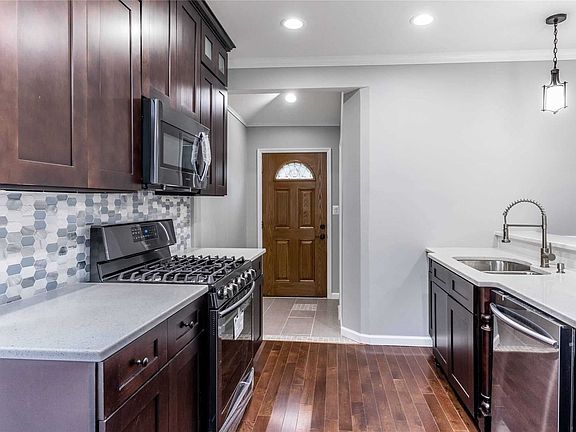 5th image of 18 Bagley Ave #A