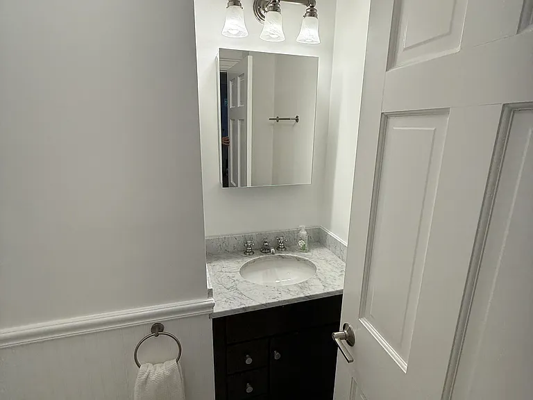 96 Munroe St #3 — Photo 8