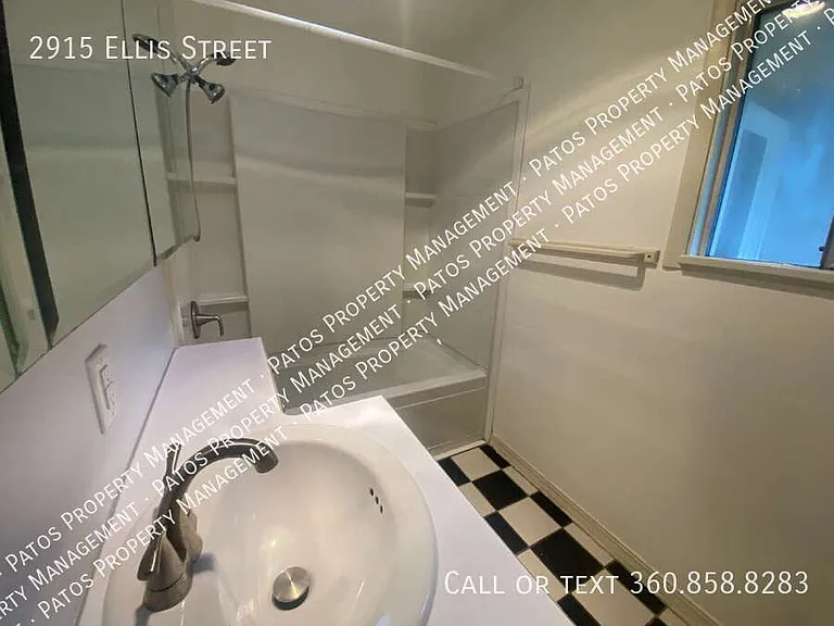 2915 Ellis St — Photo 9