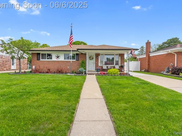 4947 Jackson St, Trenton, MI 48183