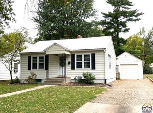 809 SW Parkview St, Topeka, KS 66606