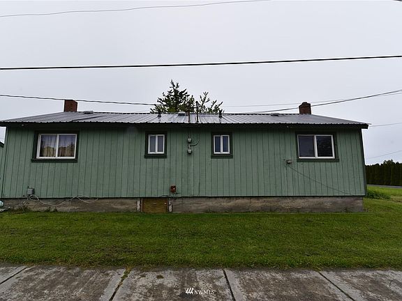 5th image of 1488 E Whidbey Ave
