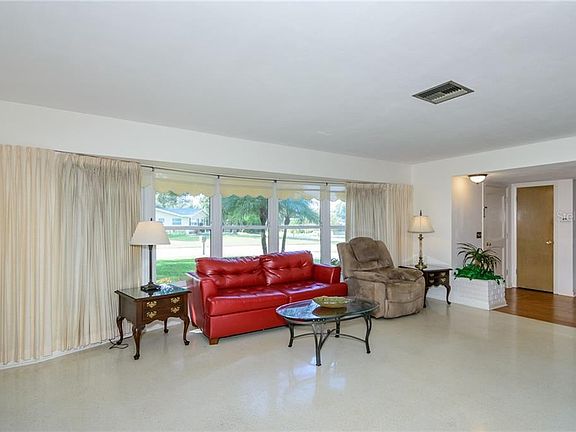 4th image of 1654 Algonquin Dr