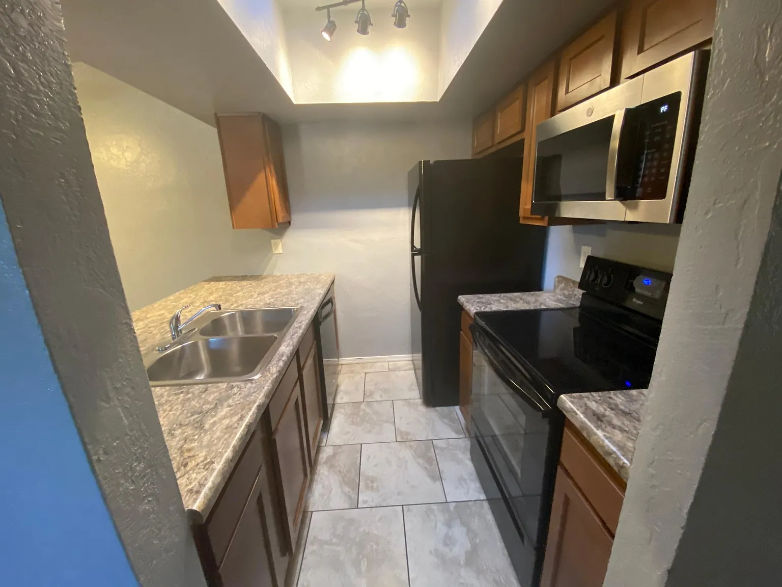 3409 E Glenn St — Photo 2