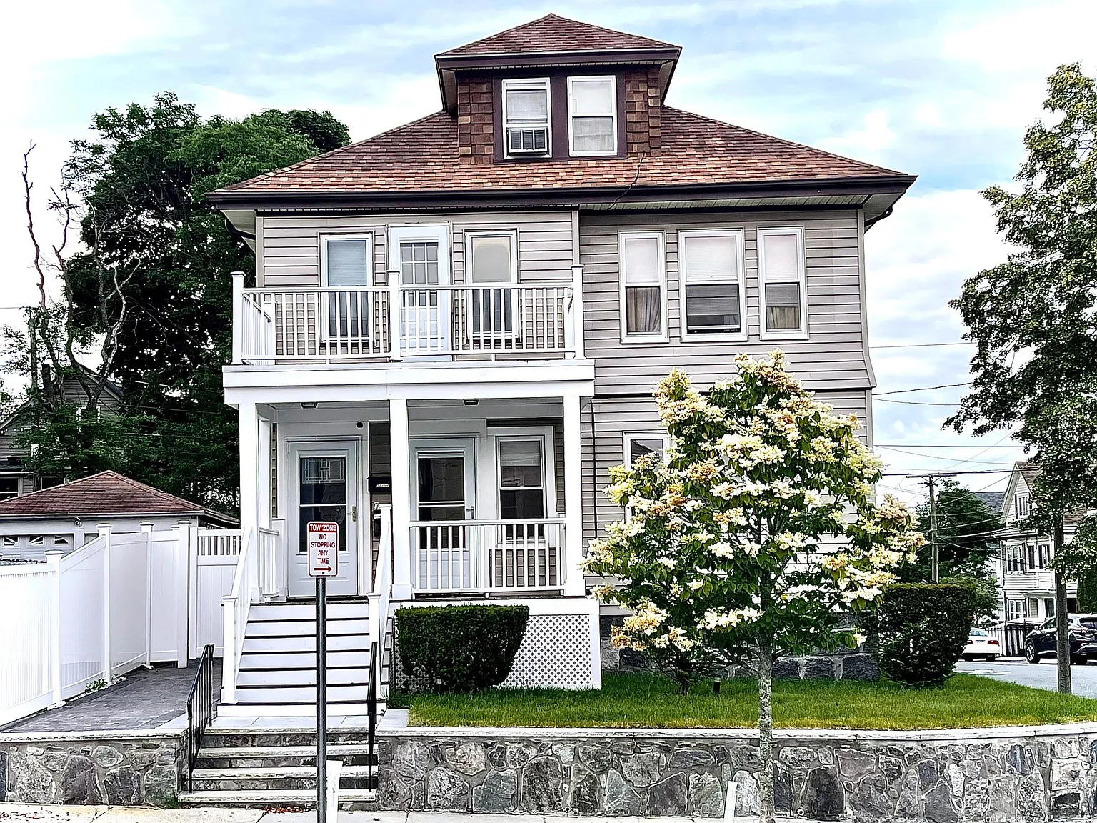 111 Wilmington Ave — Photo 3