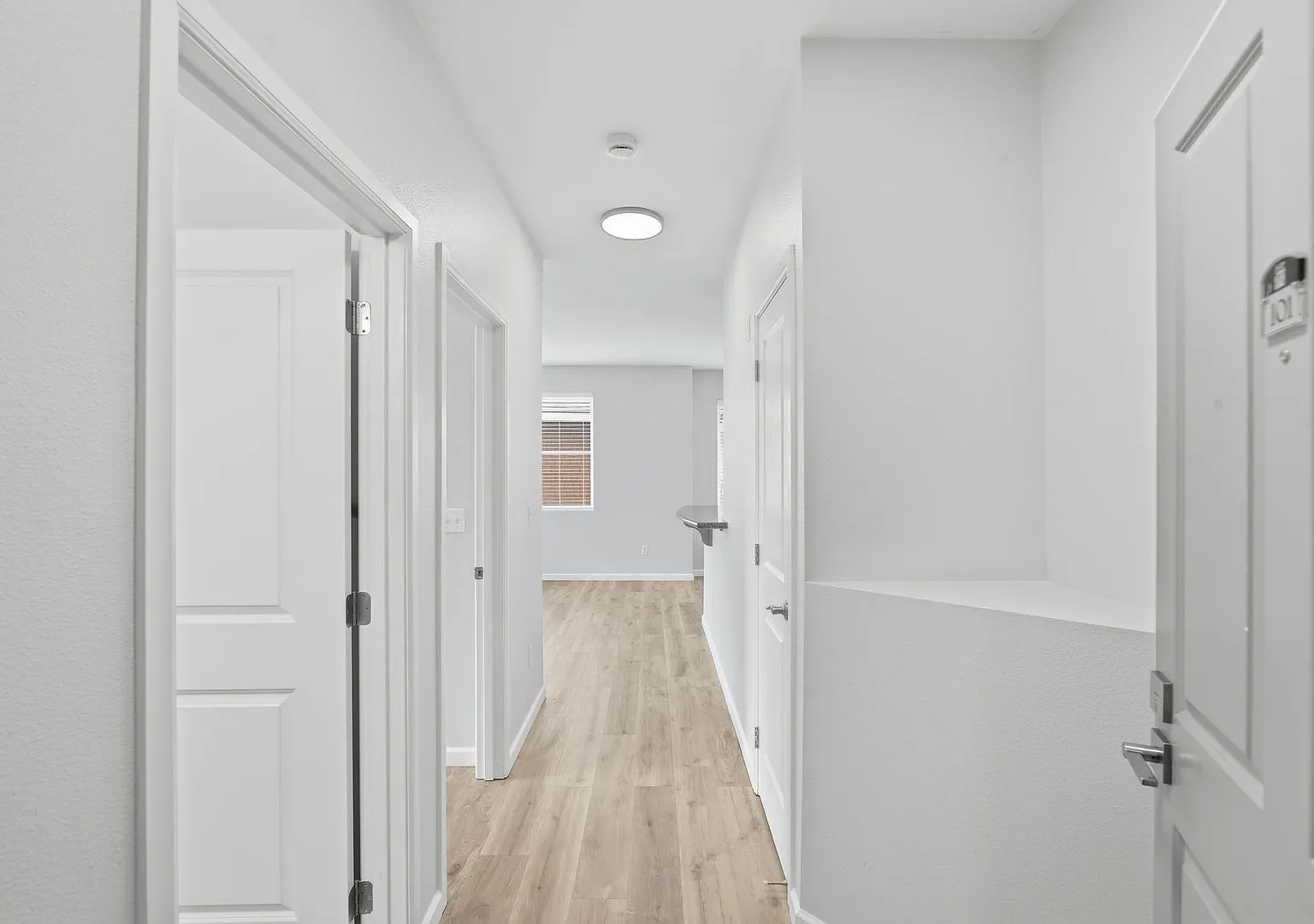 1Bd/1Ba Sammamish Condo — Photo 2