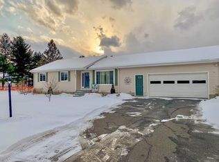 228 County Rd, Southampton, MA 01073