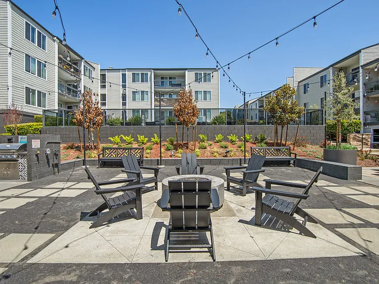 Outdoor Fire Pit with Seating at Delphine on Diamond in San Francisco, CA 94131