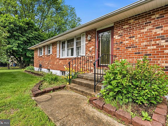 5th image of 40 Rawlings Dr