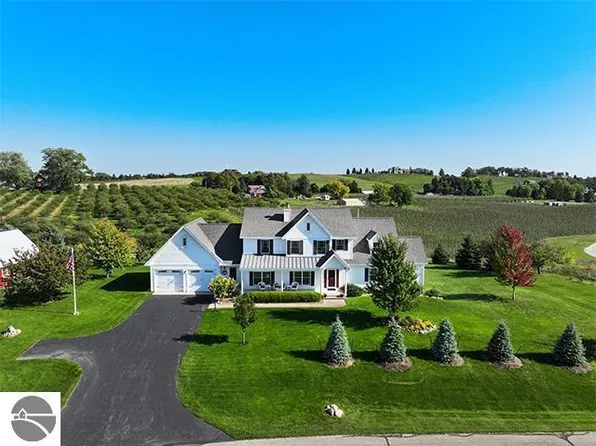 16182 Hill Rise Rd, Traverse City, MI 49686