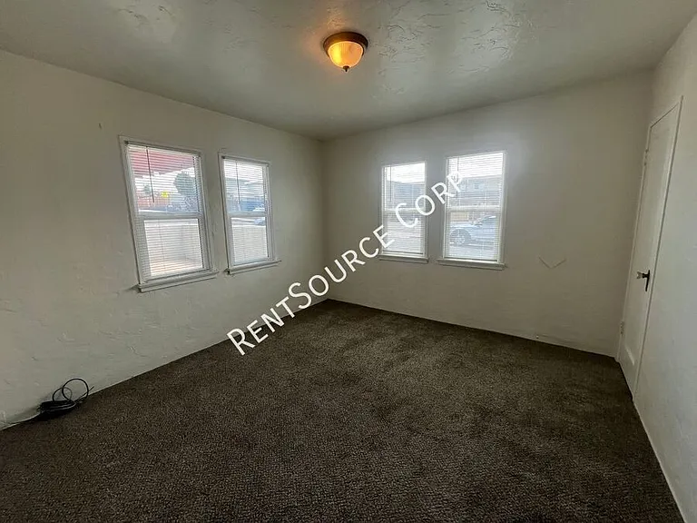 100 E Fredricks St #V — Photo 16