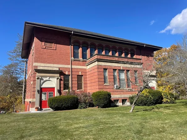 1098 Stafford St #9, Leicester, MA 01524