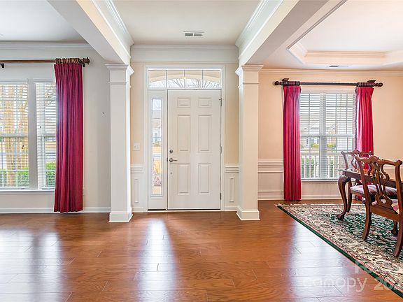4th image of 2050 Yellowstone Dr
