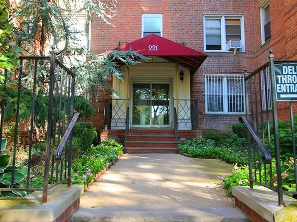 221 McDonald Ave APT 4G, Brooklyn, NY 11218