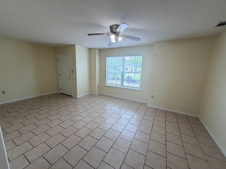 2209A Chattooga Dr — Photo 3