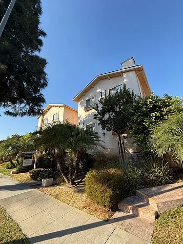 17311 Chatsworth St #7 Photo 1