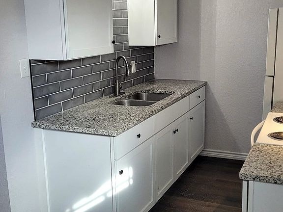 Brand new Kitchen with double sink and a lot of storage space