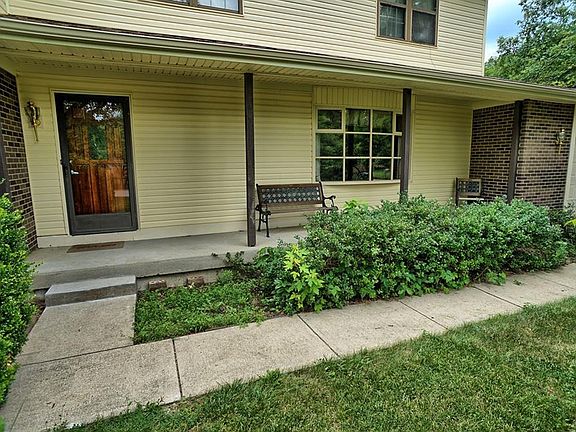 3rd image of 7282 Showplace Dr