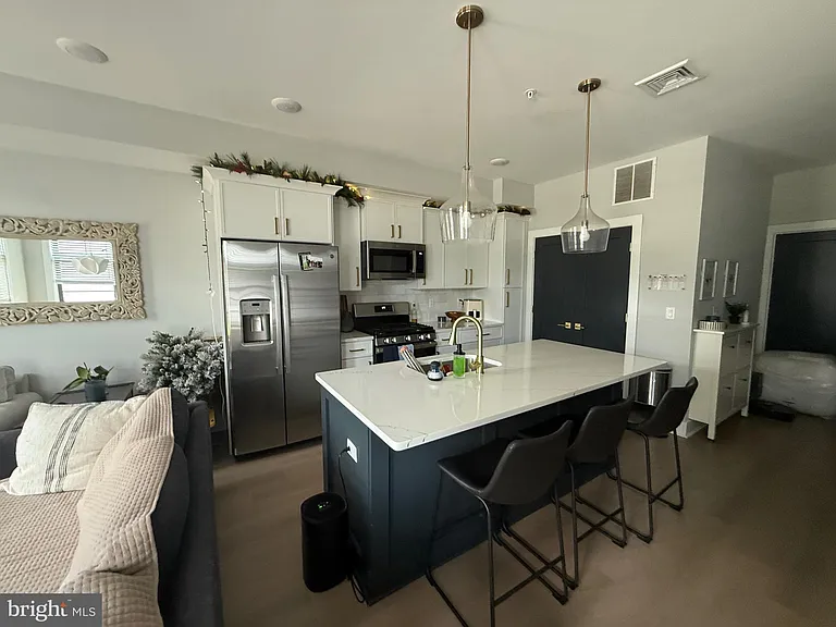 7523 Ridge Ave — Photo 1