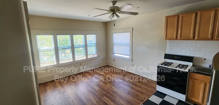 312 Washington St #4 — Photo 2