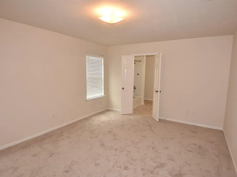 1035 Junction Ct — Photo 39