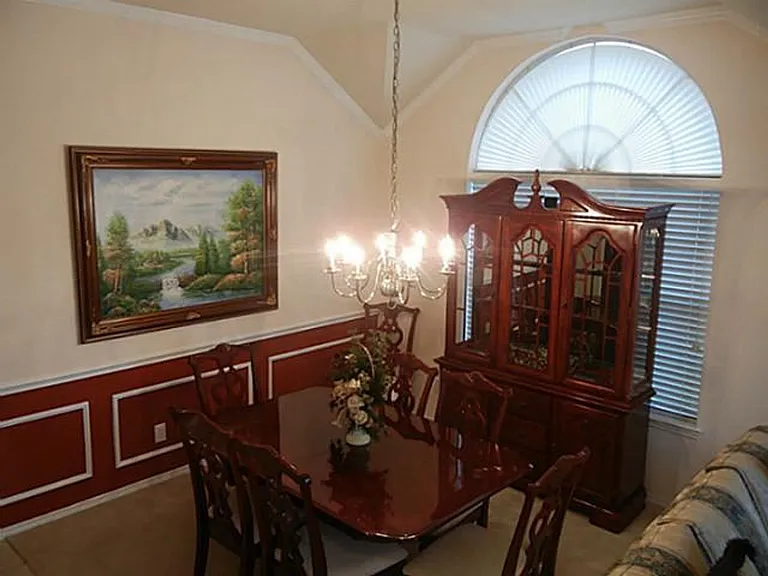 1606 Mapleleaf Falls Dr — Photo 14