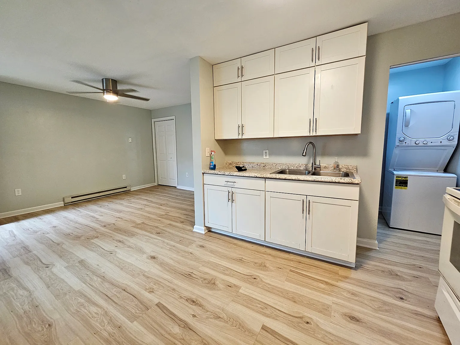 510 Rockland Avenue - B — Photo 4