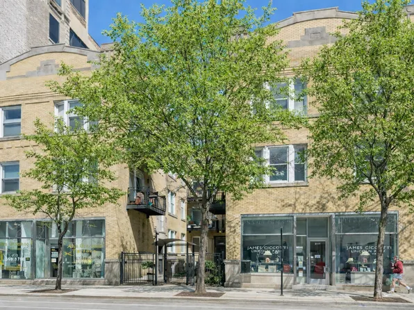 2547 N Clark St APT 2N, Chicago, IL 60614