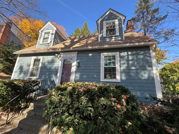 15 Hawes St, Fitchburg, MA 01420