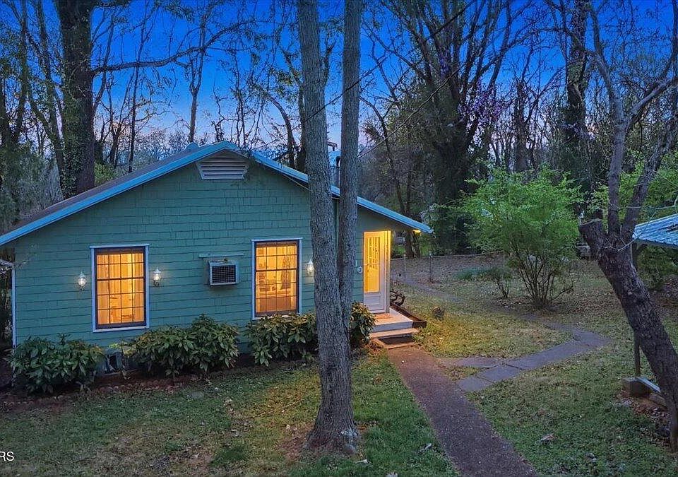 1st image of 116 S Walker Ln