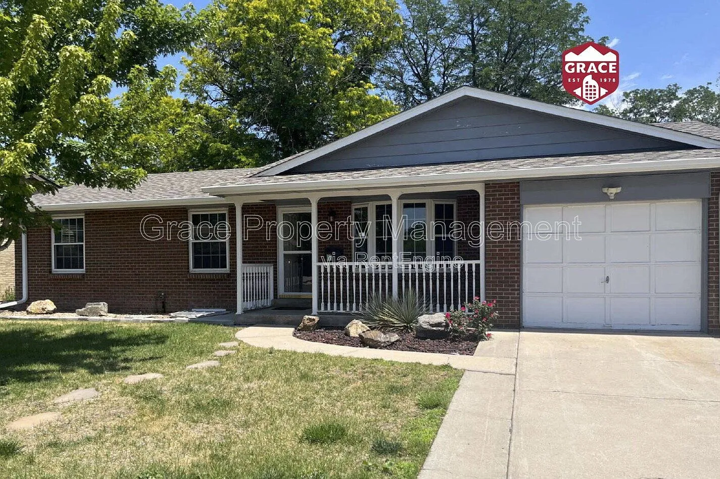 4 bed, 1.0 bath, 2184 sqft, $2,495 — Photo 1